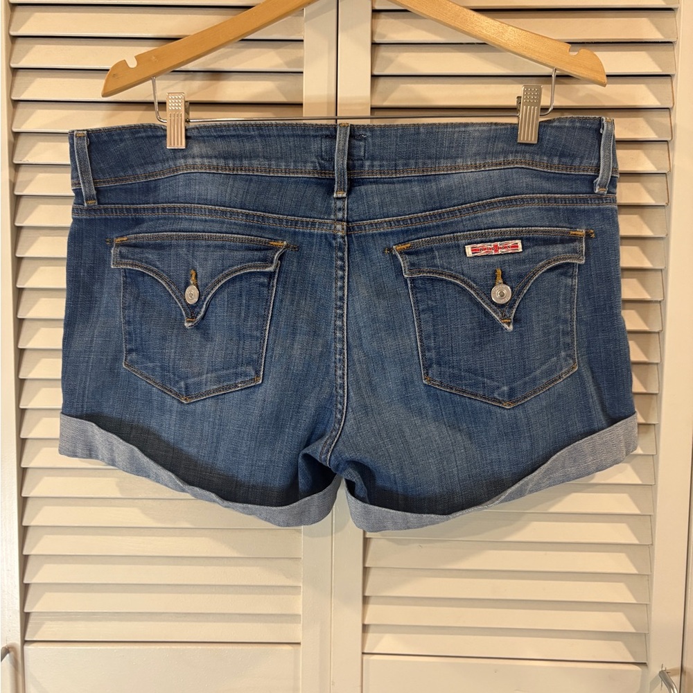 Hudson Jeans Croxley Mid-Thigh Shorts Women’s Size 32 – Medium Wash Denim Cuffed - Picture 3 of 6
